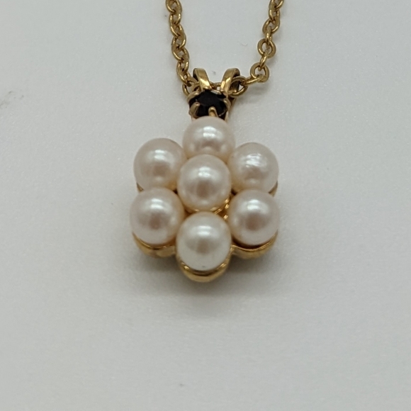 Vintage Avon BW Floral Pearl Pendant gold chain Necklace, Unique Gift, Collectib - Picture 5 of 6
